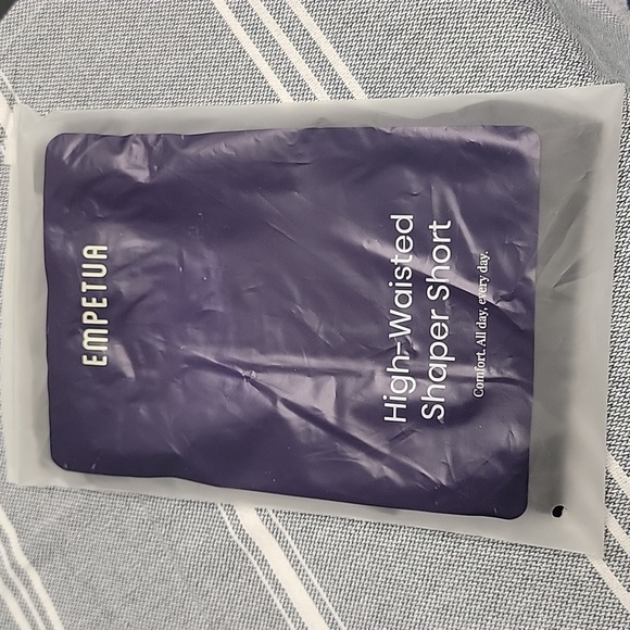 Empetua® By Shapermint All Day Every Day High-Waisted Shaper Shorts - Picture 3 of 3